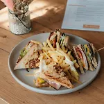A Restaurace Vtelenka Гостевой дом Jizerni Vtelno