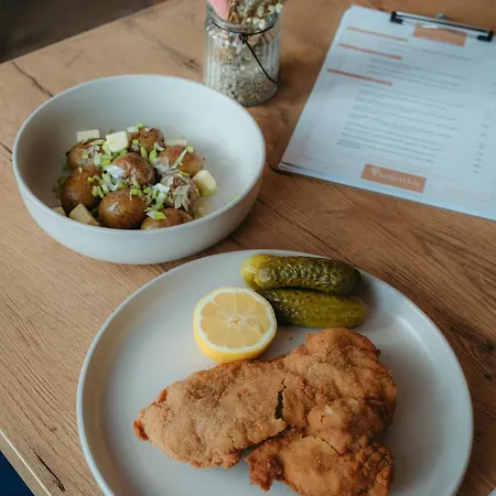 A Restaurace Vtelenka Гостевой дом *