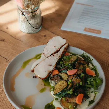 A Restaurace Vtelenka Гостевой дом *